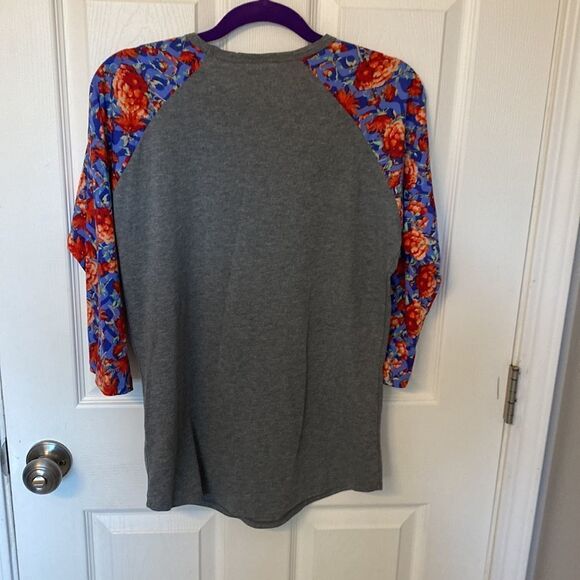 Lularoe- NWOT- randy tee- size small - Picture 5 of 7